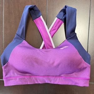 Brooks Uphold Cross-back Sports Bra Sz.S
EUC